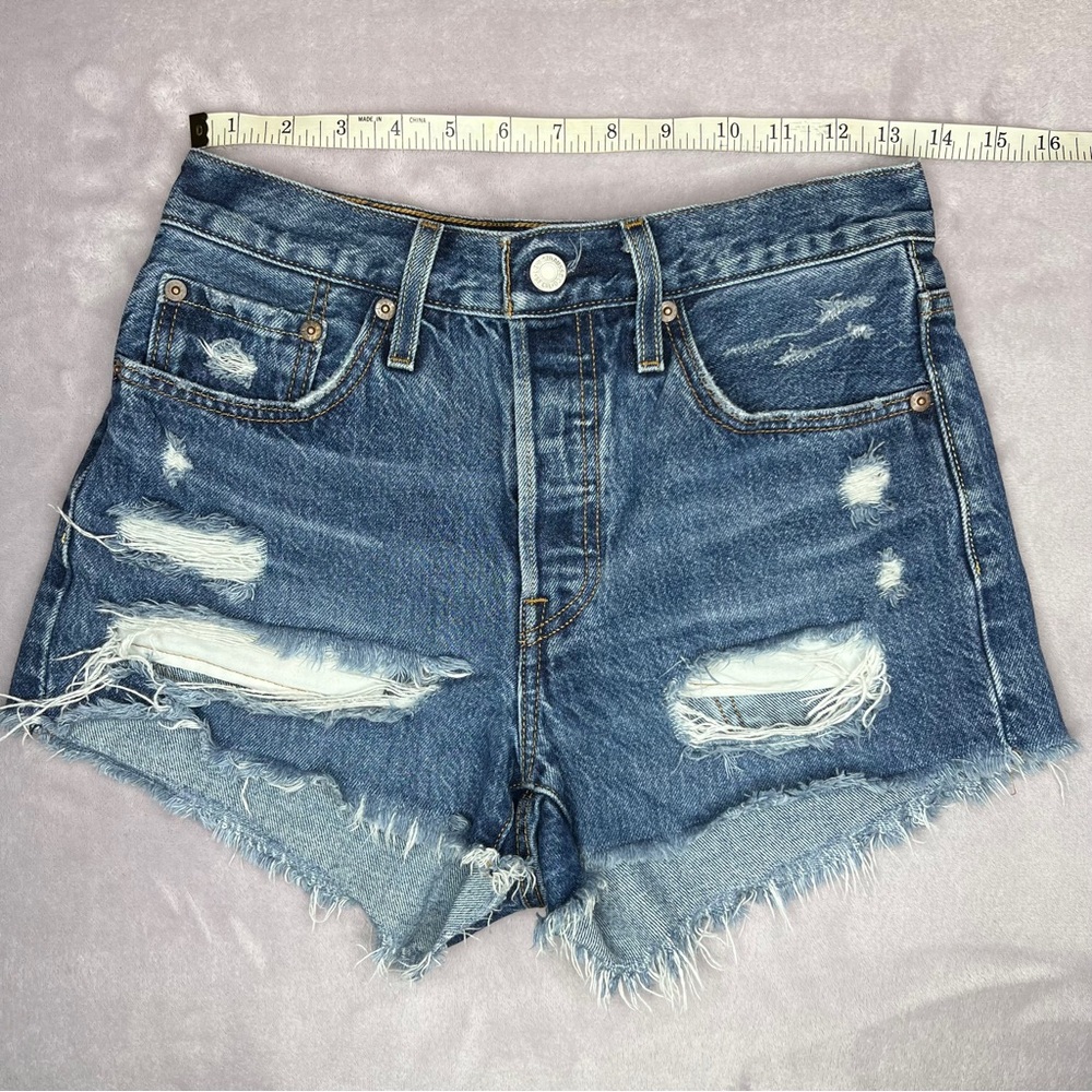 Levis 501 distressed Jean Shorts